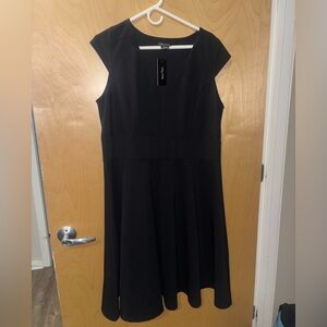 NWT CITY CHIC Dress Womens S/16 Black V-Neck Cap Sleeve Fit and Flare
